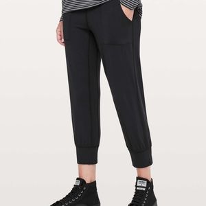 Align Crop Jogger, 23", size 4